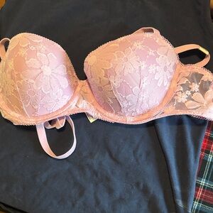 PINK Victoria's Secret Floral Lace Bra in Soft Pink